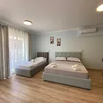 Kriss-Klej\'S Rooms