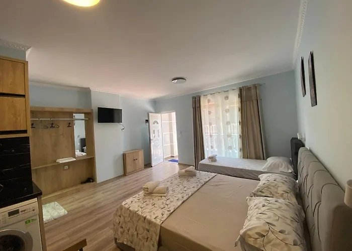 Kriss-Klej\'S Rooms